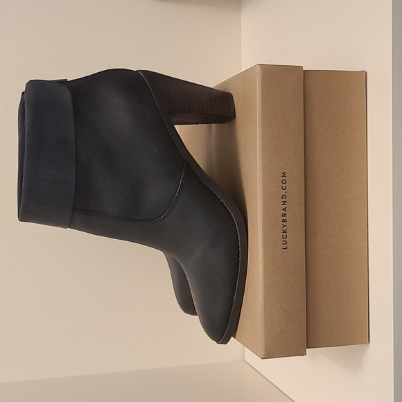 Lucky Brand Nycott black leather bootie - Picture 5 of 5